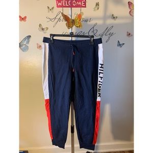 TOMMY HILFIGER SWEATPANTS ✨